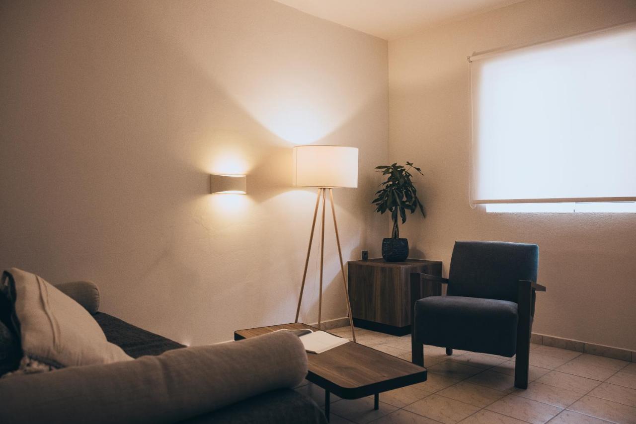 More Meni Residence & Suites コス・タウン エクステリア 写真